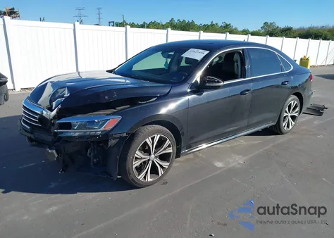 2021 Volkswagen Passat 2.0T Se z USA, uszkodzony, nr VIN 1VWSA7A32MC007413